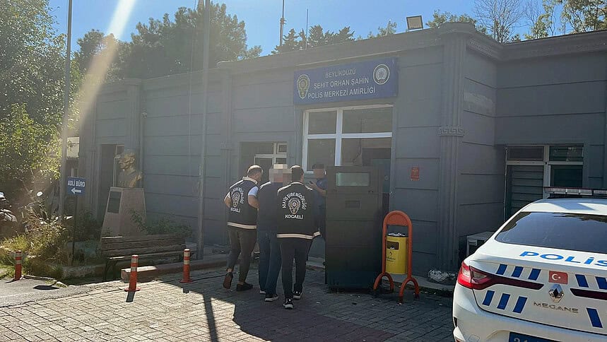 10 Yıldır Kaçan Firari Beylikdüzü’nde Yakalandı: Kocaeli Emniyeti’nden İstanbul’da Nokta Operasyon!