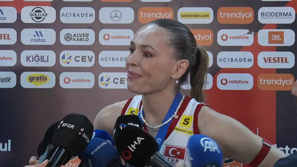 Eda Erdem: "Zaman Zaman Düşsek de Seyirci Bizi Oyuna Döndürdü"