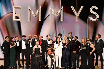 2026 Emmy Ödülleri Sahiplerini Buldu: Widow's Bay 14 Ödülle Gecenin Yıldızı Oldu!