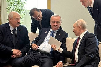Erdoğan, Bişkek'te Putin ve Lukaşenko ile Samimi Görüşme Yaptı
