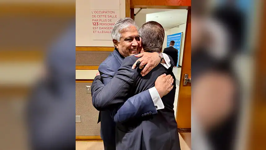 Ertuğruloğlu New York'ta Pakistanlı Mevkidaşıyla Buluştu: EİT Masada