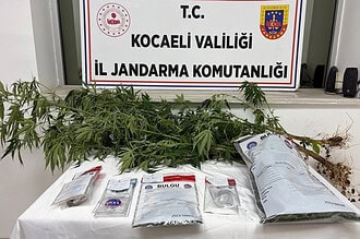 Kocaeli'de Jandarmadan Uyuşturucu Operasyonu: 1 Kilo Esrar Ve Metamfetamin Ele Geçirildi!