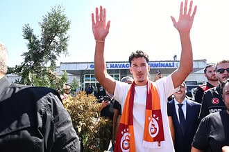 Galatasaray'ın Yeni Transferi Deniz Gül İstanbul'a Geldi: "Çok Mutluyum"