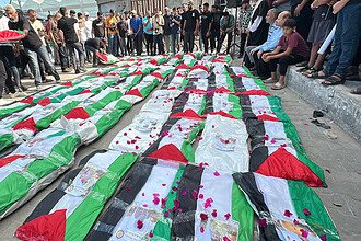 Gazze’de Acı Tören: Enkaz Altından Çıkarılan 70'i Çocuk 100 Filistinli Toprağa Verildi!