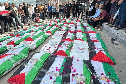 Gazze’de Acı Tören: Enkaz Altından Çıkarılan 70'i Çocuk 100 Filistinli Toprağa Verildi!