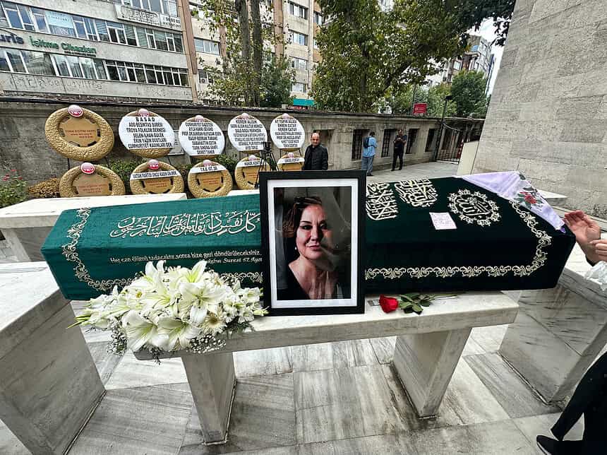 Oyuncu Gülsen Tuncer son yolculuğuna uğurlanıyor!