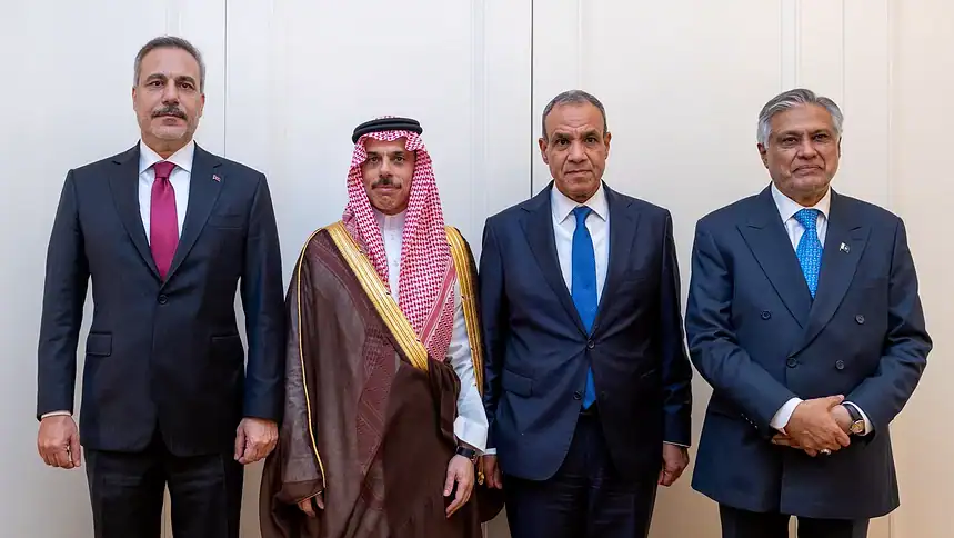 Hakan Fidan New York'ta Dörtlü Zirveye Katıldı: Mısır ve Pakistan Masada