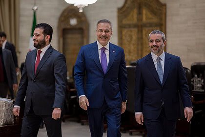 Fidan Şam'da Üçlü Zirvede: Suriye'yle İş Birliği Masada