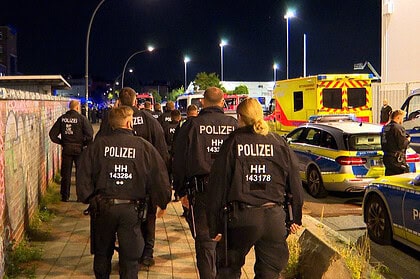 Almanya Hamburg'da Kanlı Saldırı: 2 Türk Vatandaşı Hayatını Kaybetti, 1 Yaralı!