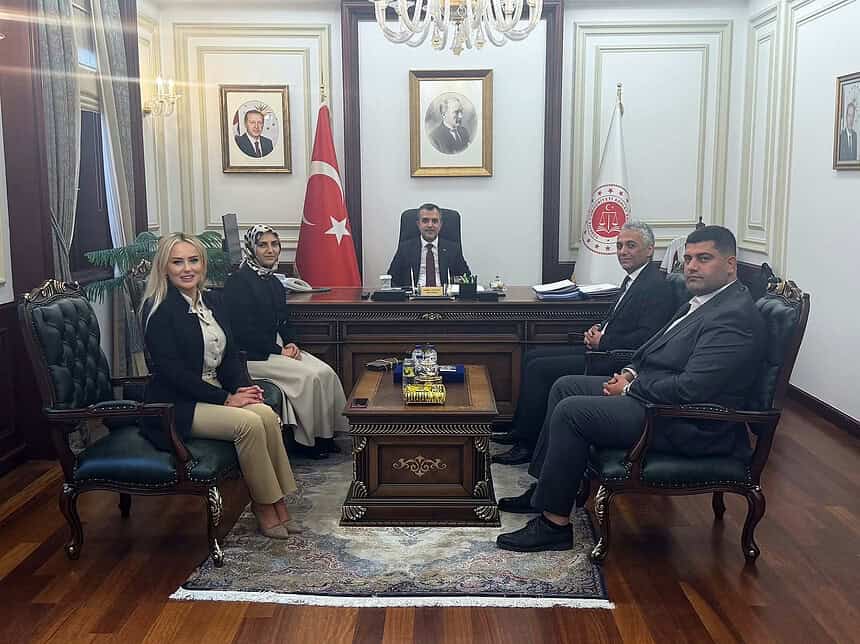 HEKİMSEN’den Adalet Bakanlığı’na Kritik Ziyaret: Hekimlik Meslek Kanunu Masaya Yatırıldı!