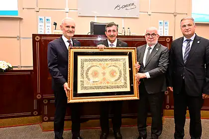 İhracat 273 Milyar Dolara Ulaştı: Türkiye 24 Çeyrektir Büyüyor