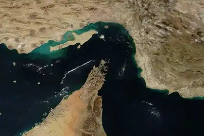 İran'ın Ticari Gemisine Hürmüz'de Saldırı: 1 Ölü, 4 Yaralı