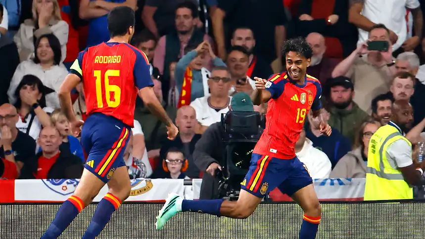 İspanya Wembley'de Geriye Düştü, İngiltere'yi 3-2 Devirdi