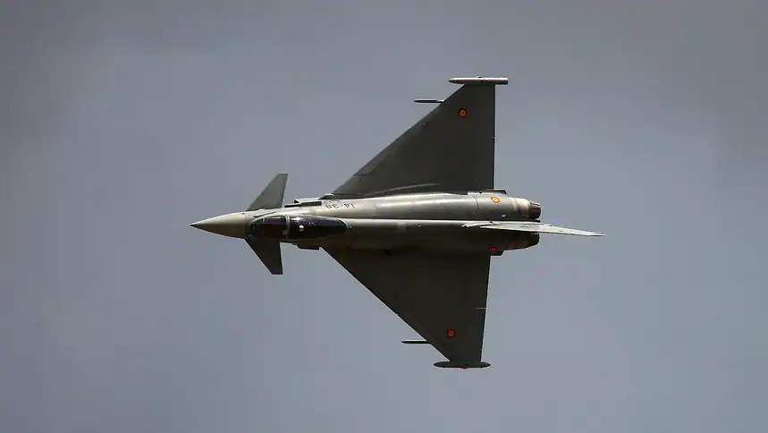 İtalyan Savunma Bakanı Açıkladı: Taif Üssünde Eurofighter Vuruldu