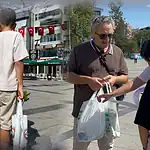 İzmit'te Çocuklar İklim İçin Soru Sordu: Vatandaşa Fidan Dağıtıldı