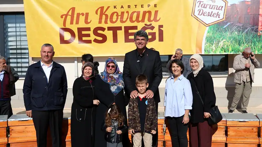 Kartepe'de 125 Arıcıya 250 Takım Kovan Desteği Verildi