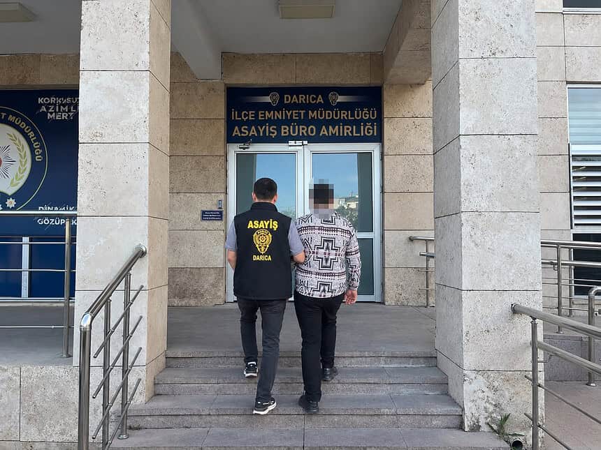 Darıca'da Cinayete Teşebbüs Şüphelisi Kaçamadı: 17 Yaşındaki Zanlı Cezaevine Gönderildi!!