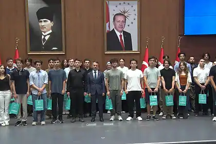 Kocaeli'nin Türkiye Derecelerine Törenle Ödül: 19'uncu Aslı Amba Tıp Fakültesini Anlattı