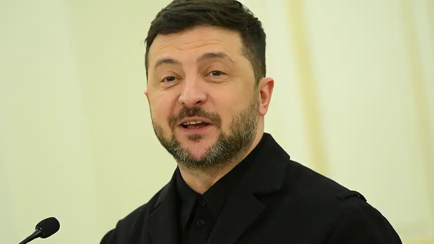 Komedyenlikten Cephe Liderliğine: Zelenskiy'i Savaş Kahramanı Oldu, Şimdi Halkı İkiye Bölüyor