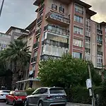 Kozinoğlu Soruşturmasının Doktoru Turgay Tamer Evinde Ölü Bulundu