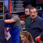 MasterChef'te Emre Nefessiz Kaldı: Mehmet Şef Heimlich Manevrasıyla Müdahale Etti