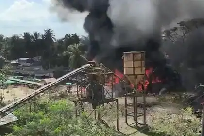 Myanmar Ordusu Arakan'da Pazar ve Okulu Vurdu: 50 Ölü, 58 Yaralı