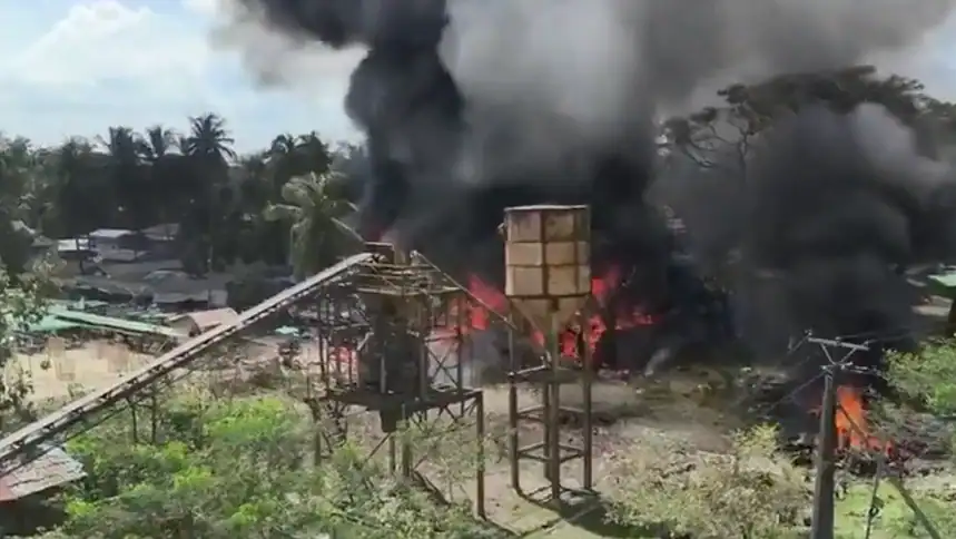 Myanmar Ordusu Arakan'da Pazar ve Okulu Vurdu: 50 Ölü, 58 Yaralı