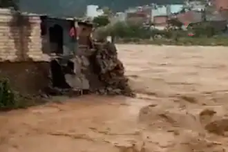 Nepal ve Hindistan'da Toprak Kayması 70 Can Aldı: Binden Fazla Ev Hasarlı