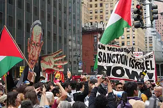 New York'ta Binlerce Kişi Netanyahu'yu Protesto İçin Sokağa Çıktı