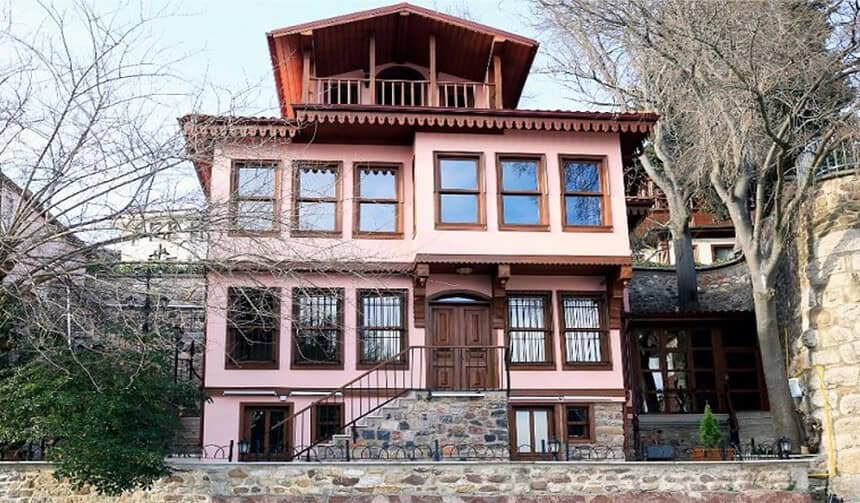 Hüzün ve Değişim: İzmit Pembe Köşk Hikayesi!
