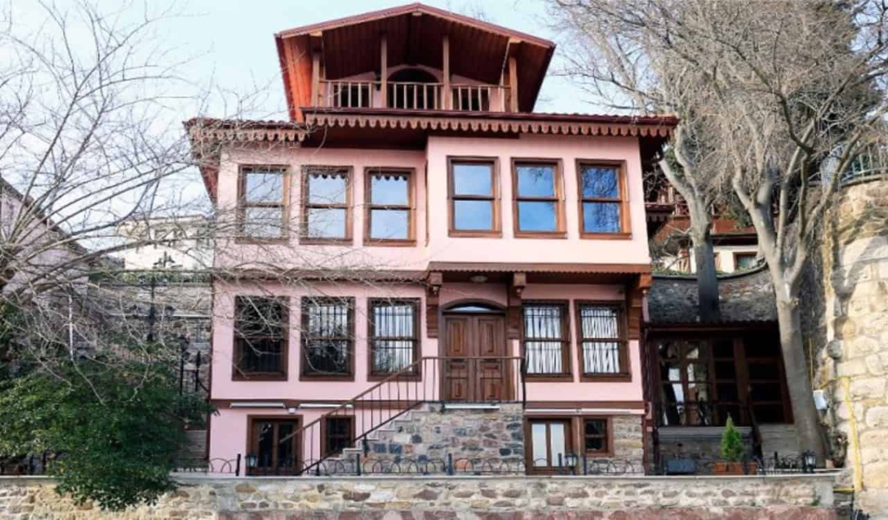 Hüzün ve Değişim: İzmit Pembe Köşk Hikayesi!