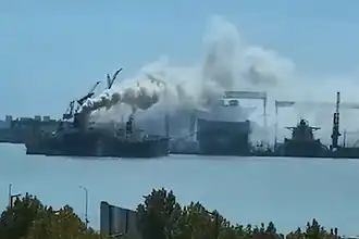 Qingdao'da Tersanede Yanan Gemide 25 Kişi Öldü