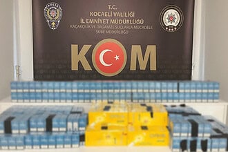 İzmit'te Kaçak Sigara Operasyonu: Otoyolda Durdurulan Araçtan 1400 Paket Ele Geçirildi!