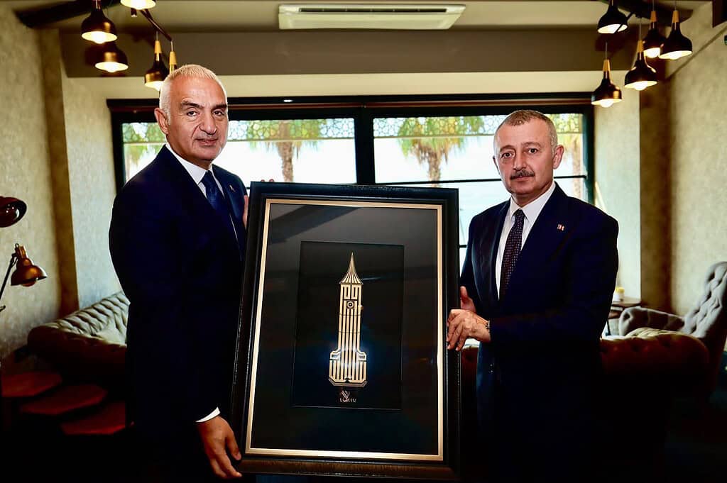 Tahir Büyükakın Bakan Ersoy'u Makamnda Ağırladı: "Kültür Ve Turizm Potansiyelimizi Artırıyoruz"