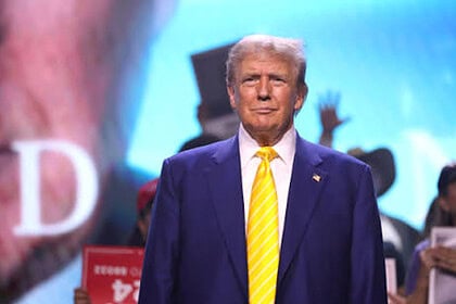 Trump Hürmüz Boğazı'nı Kontrol Ettiklerini Söyledi: "İran Ekonomisi Çöküyor"