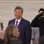 Trump, Xi Jinping'i Havalimanında Karşıladı: 11 Yıllık Diplomatik Jest