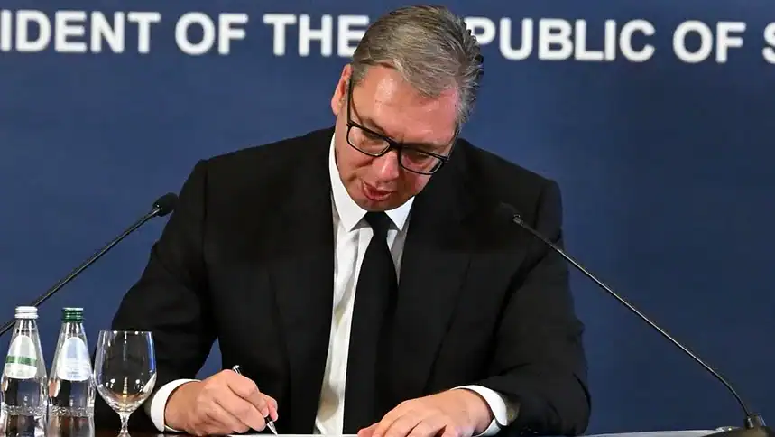 Vucic 12 Yıllık İktidarın Ardından Cumhurbaşkanlığından İstifa Etti