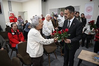 Kocaeli Valisi İlhami Aktaş’tan 1 Ekim Dünya Yaşlılar Gününde Huzurevi Ziyareti