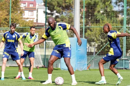 Fenerbahçe, Galatasaray Derbisinin Hazırlıklarına İsmail Kartal Yönetiminde Başladı