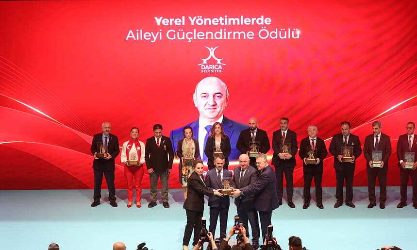 Darıca Belediyesi'ne Bakanlıktan 'Yerel Yönetimlerde Aileyi Güçlendirme Ödülü'