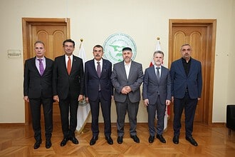 Bakan Tekin, Tiflis'te Gürcistan Müslümanları İdaresi’ni Ziyaret Etti