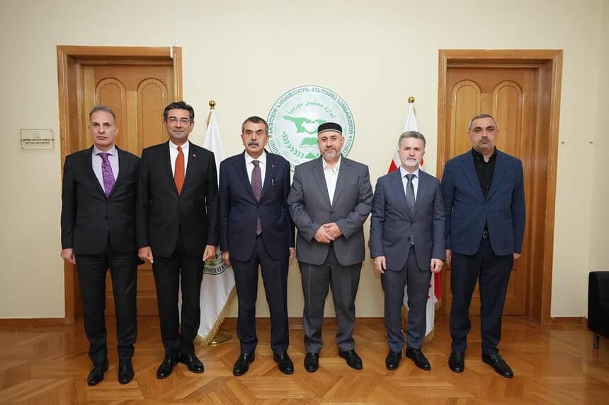 Bakan Tekin, Tiflis'te Gürcistan Müslümanları İdaresi’ni Ziyaret Etti