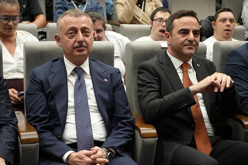 Başiskele 3. Kariyer Zirvesi Başladı: Tahir Büyükakın Ve Yasin Özlü Gençlerle Buluştu!
