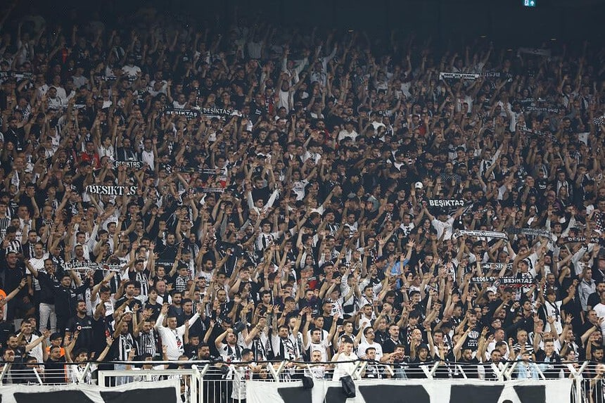 Beşiktaş'tan Trabzonspor'un deplasman yasağı kaldırılsın paylaşımına destek