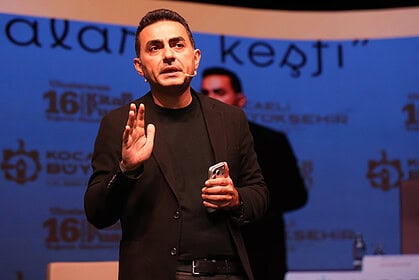 16. Uluslararası Kocaeli Kitap Fuarı'nda Beyhan Budak Söyleşisi: "Kendi Yolunuzu Bulmanız Gerekiyor"