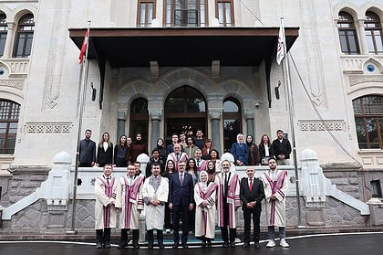 İletişim Başkanı Burhanettin Duran ASBÜ’de 2026-2027 Akademik Yılının Açılış Dersi’ni Verdi!