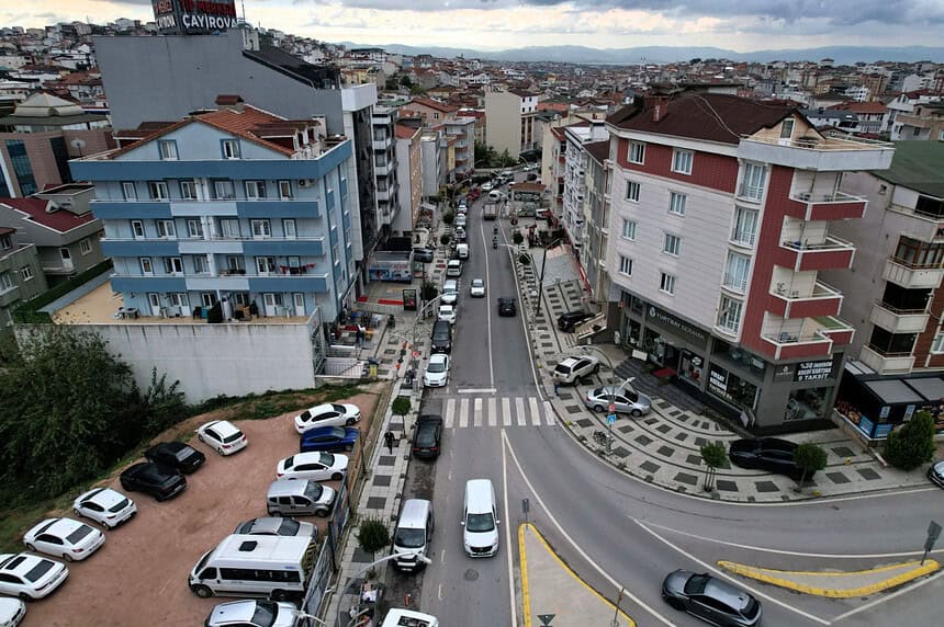 Kocaeli Büyükşehir’den Çayırova’ya 25 Milyonluk Yatırım: Adnan Kahveci Caddesi Yenilendi!