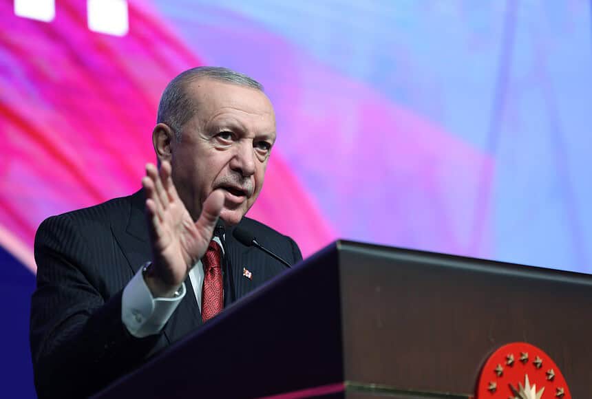 Cumhurbaşkanı Erdoğan Dünyaya ve Türkiye'ye başkalarının penceresinden bakanlar halen farkına varamamış olsalar da ülkemiz bugün küresel bir oyuncudur