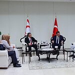 Cumhurbaşkanı Yardımcısı Yılmaz, Filo Jet Faciasında Kaybolanların Yakınlarıyla Bir Araya Geldi
