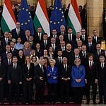 Cumhurbaşkanı Yardımcısı Yılmaz, Macaristan'da liderlerle aile fotoğrafında yer aldı